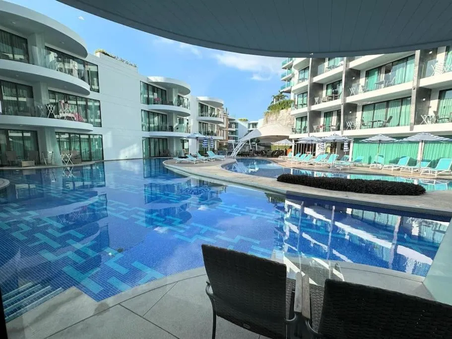 Image 6 of Direct pool access studio Twin Sands by Lofty