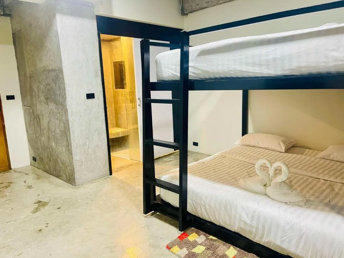 Image 2 of Ella Lamoon