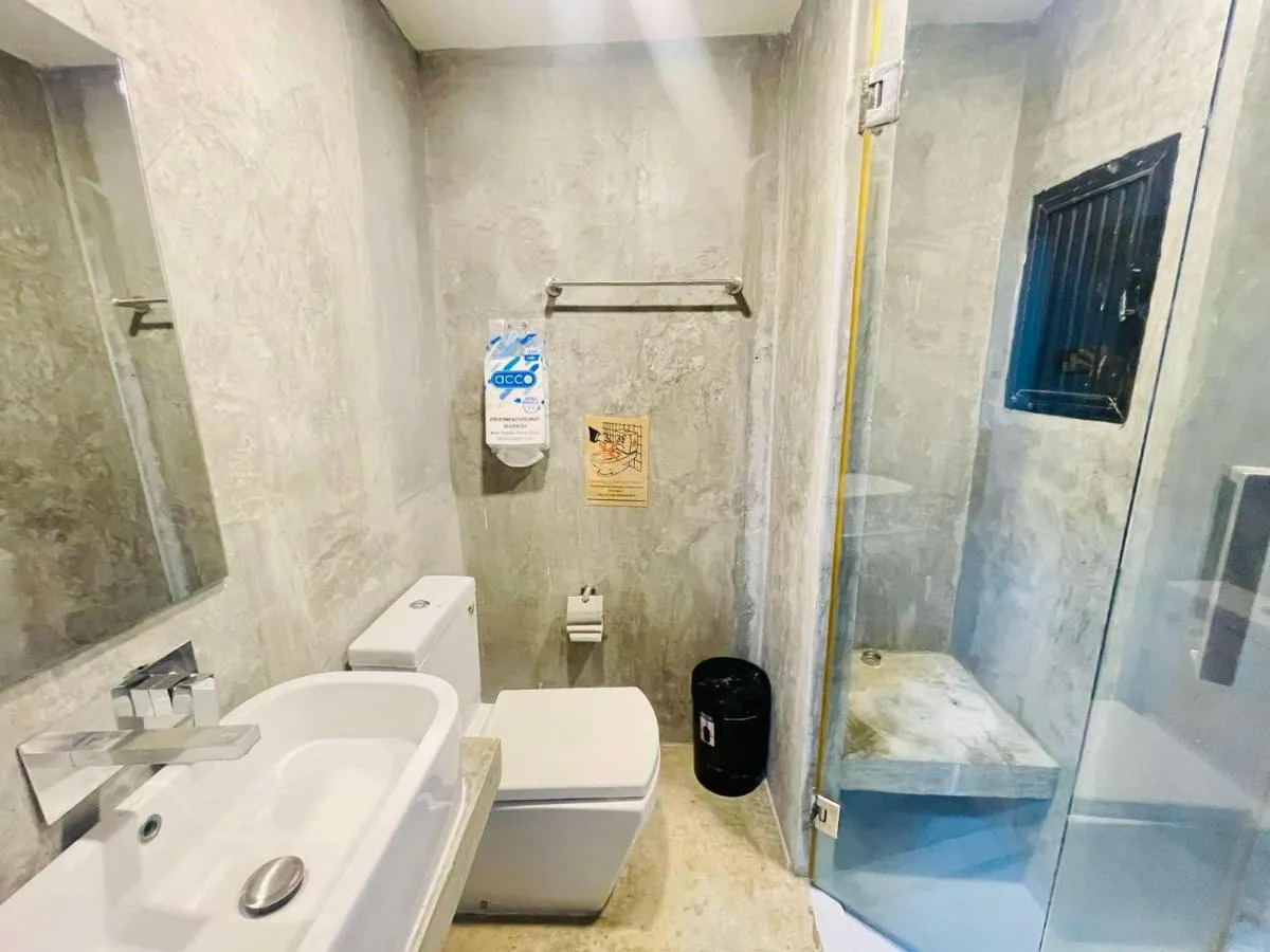 Image 3 of Ella Lamoon