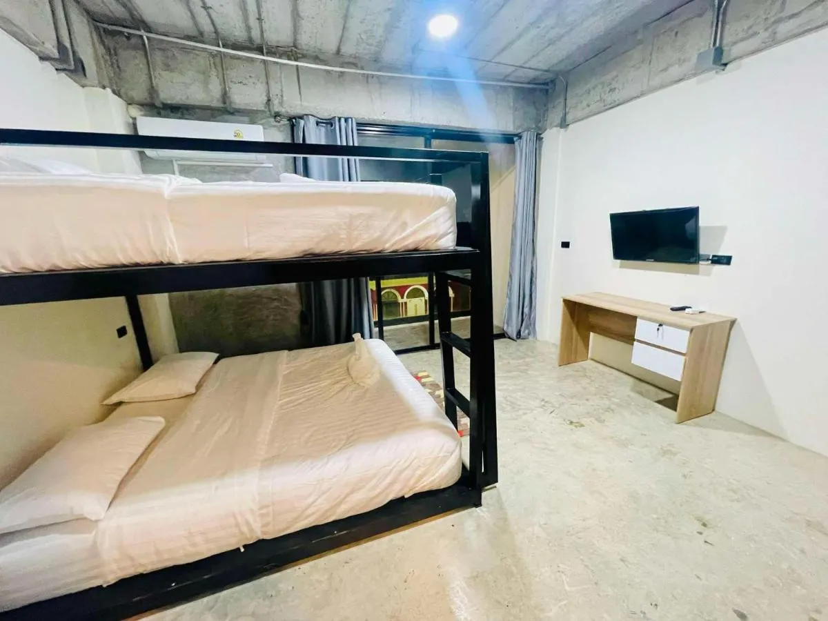 Image 6 of Ella Lamoon