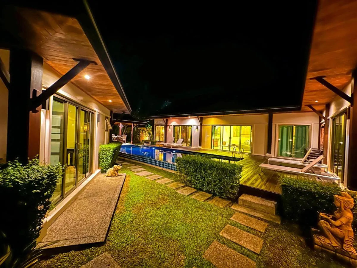 Image 5 of Emerald Pool Villa