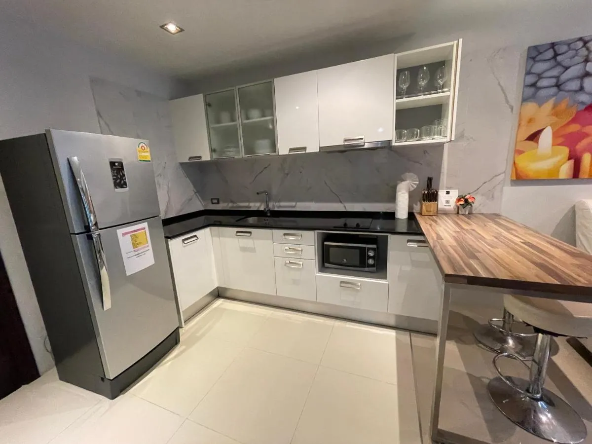 Image 1 of Emerald Terrace Resort Pool View 5th Floor Double Bed & Sofa Bed, Sleeps 3-by PSR