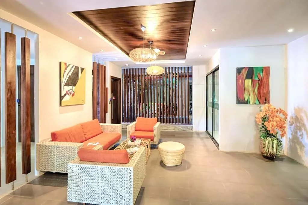 Image 4 of Emerald Terrace Resort Pool View 5th Floor Double Bed & Sofa Bed, Sleeps 3-by PSR