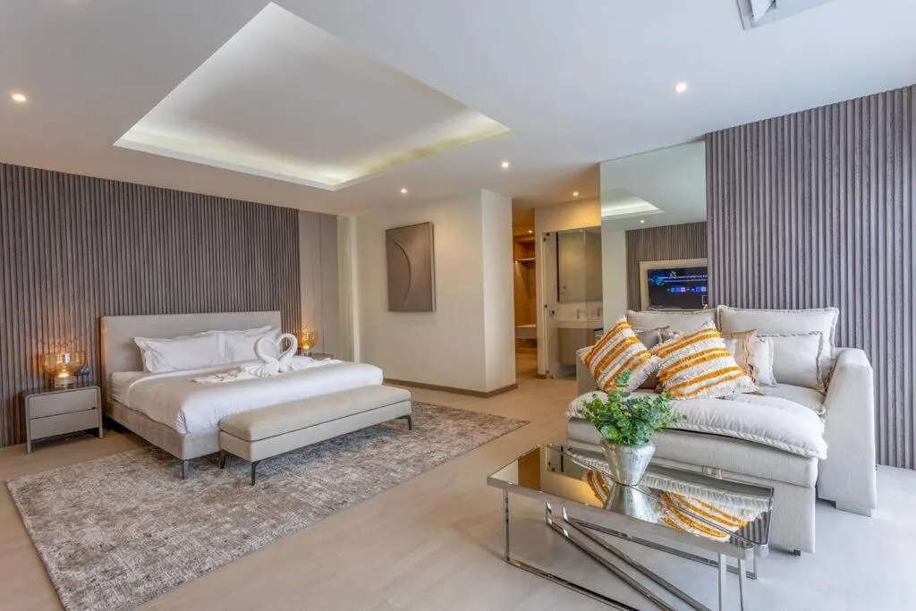 Image 5 of Executive Luxury No Expense Spared Beautiful V66