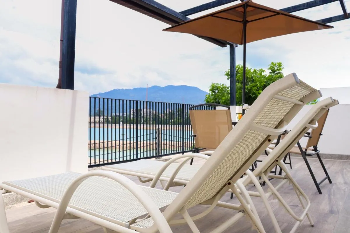 Image 4 of Friendly Townhouse Laguna Park