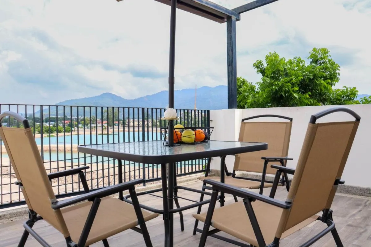 Image 2 of Friendly Townhouse Laguna Park