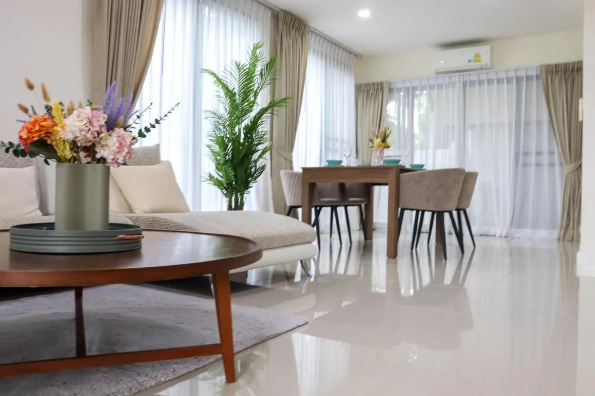 Image 6 of Friendly Townhouse Laguna Park