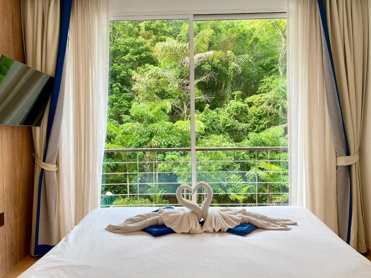 Image 2 of Grand Kamala Falls