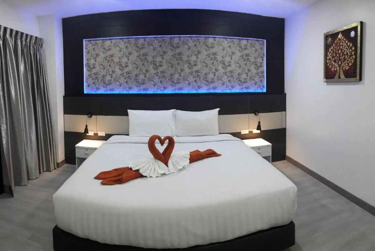 Image 3 of Heaven Apartments