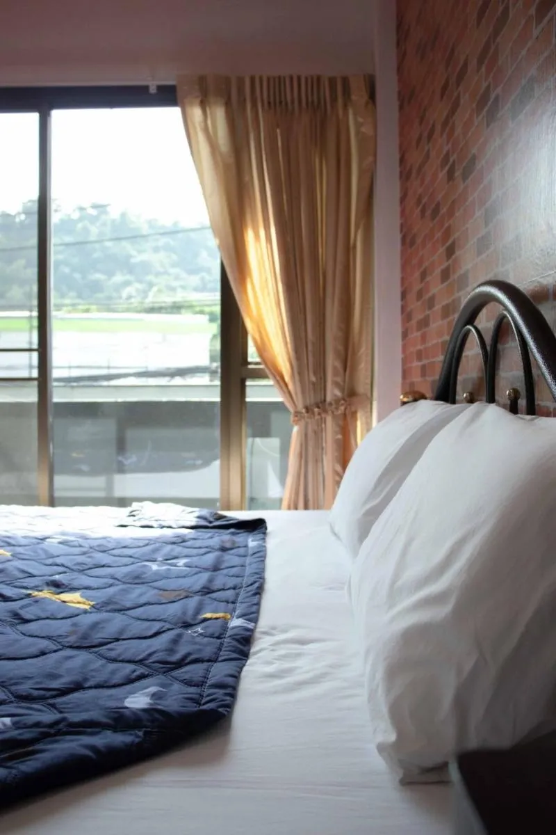 Image 3 of Henry’s House