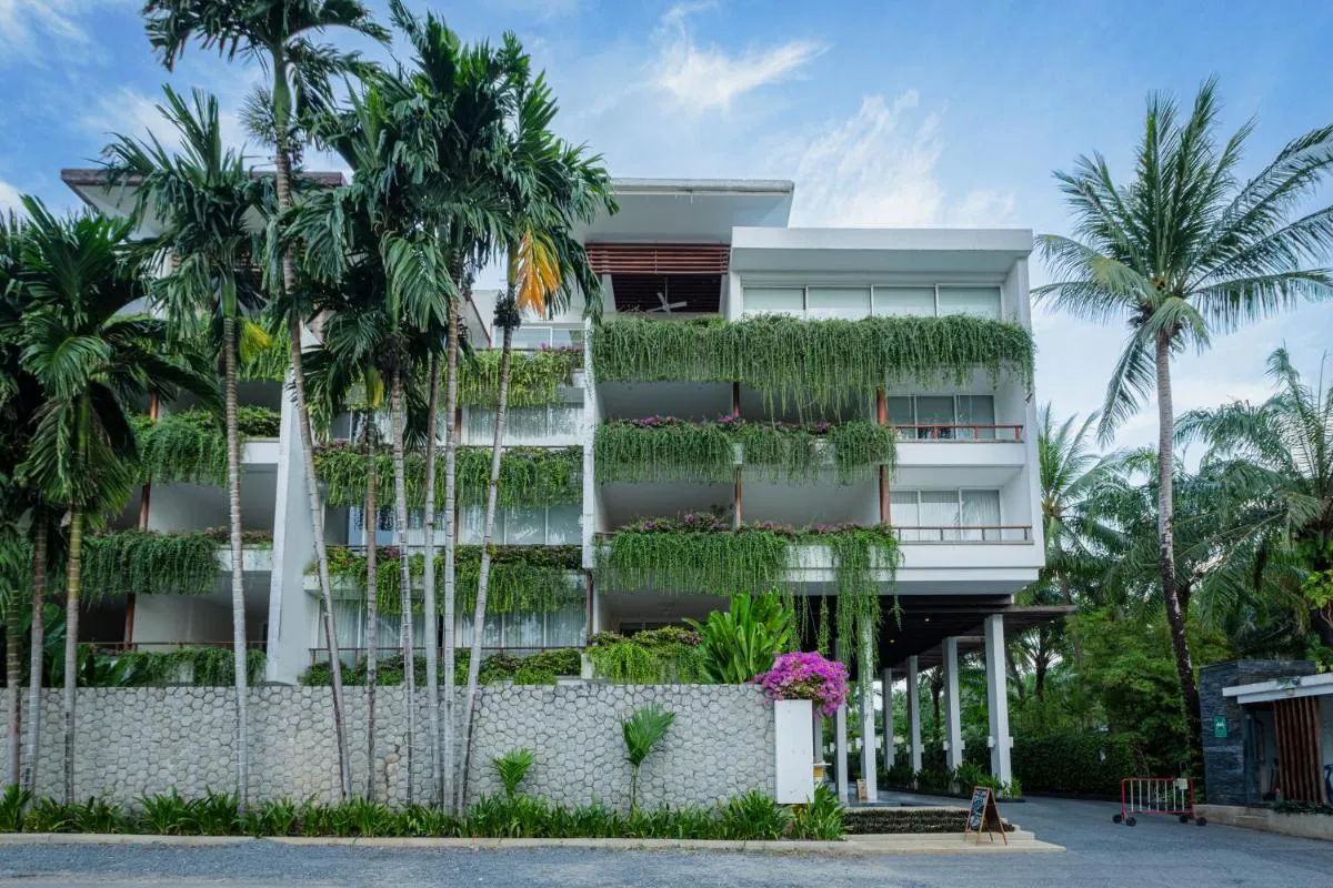 Image 2 of Hidden oasis Spacious luxury, 50 meter from Surin Beach