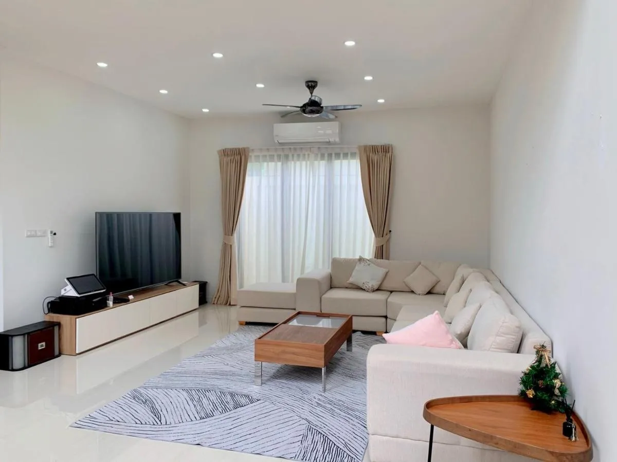 Image 6 of Hideaway Lake Villas By Cozy Lake