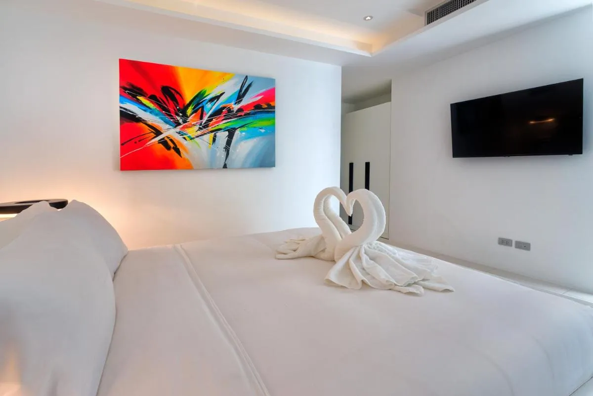 Image 2 of Kata Beach TheView luxurious Condonomium