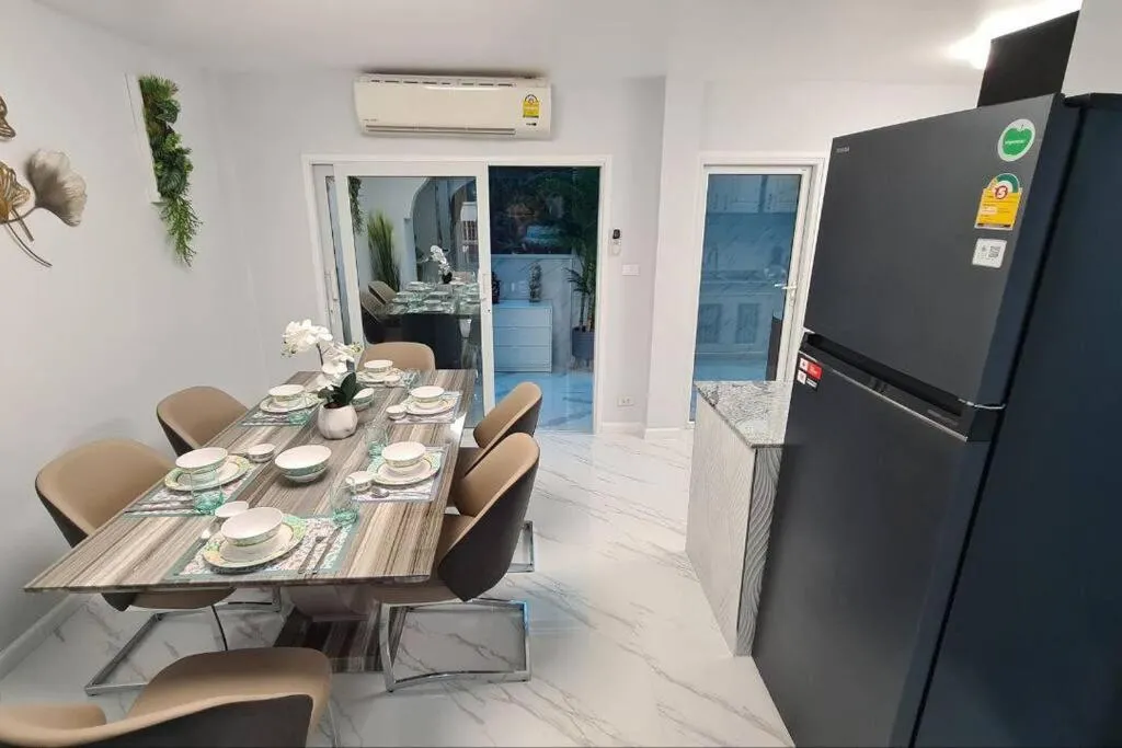 Image 1 of KataBeach sweetHome 4br