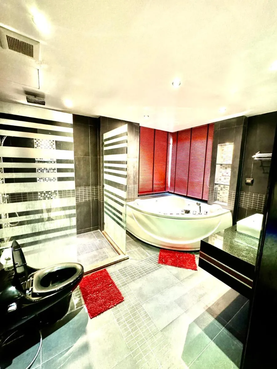 Image 4 of L8 Promotion 1 Bedroom Apartment In Bangla Road Patong Beach With Private Jacuzzi & Roof Top Pool