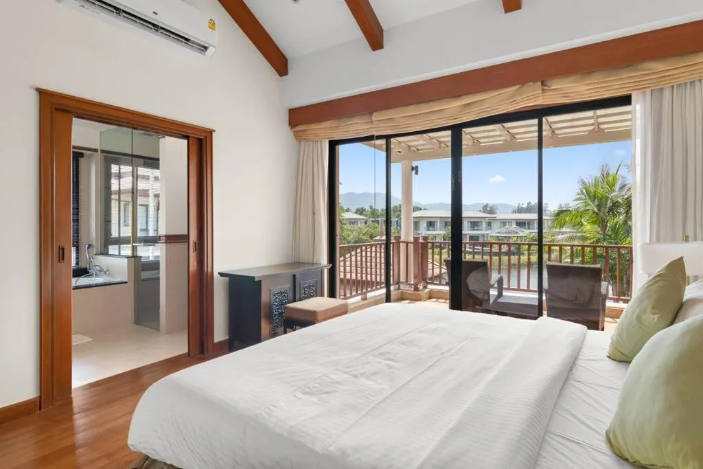 Image 1 of Laguna Lakeview Villa