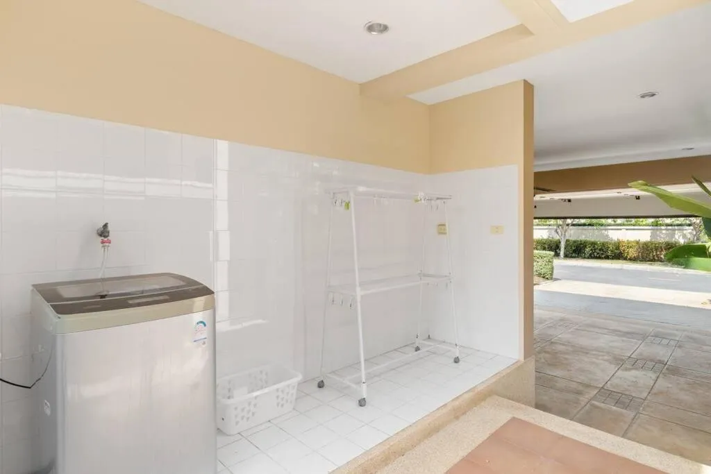 Image 5 of Laguna Lakeview Villa