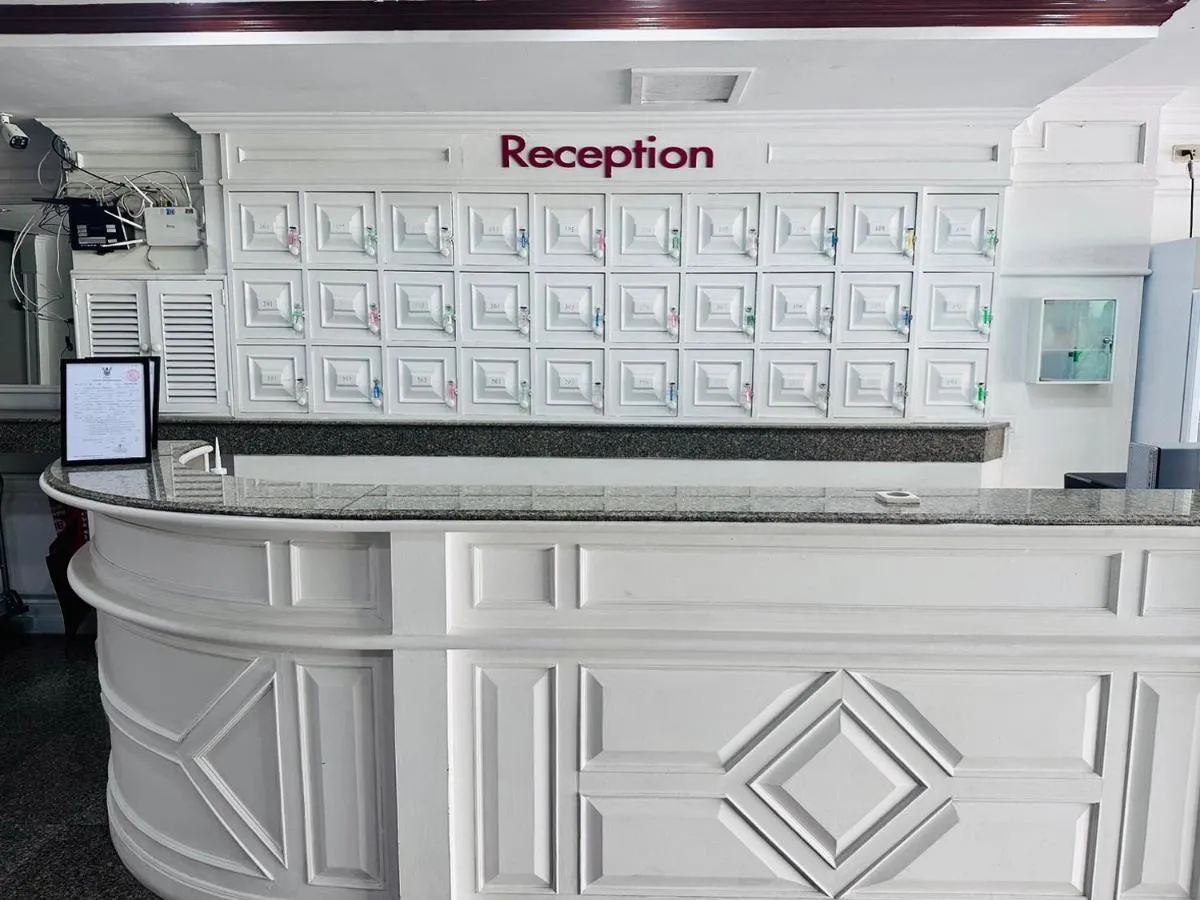 Image 2 of Lime Hotel