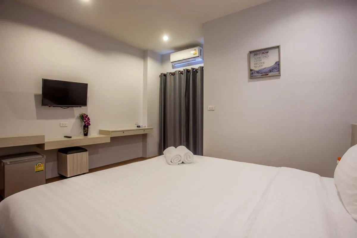 Image 5 of Lin House