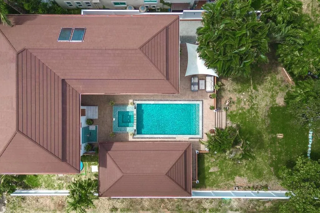 Image of Luxurious 5-Bedroom , 24 hour security , jacuzzi ! V45