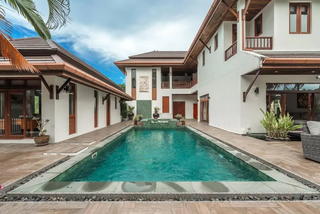 Image 5 of Luxurious 5-Bedroom , 24 hour security , jacuzzi ! V45