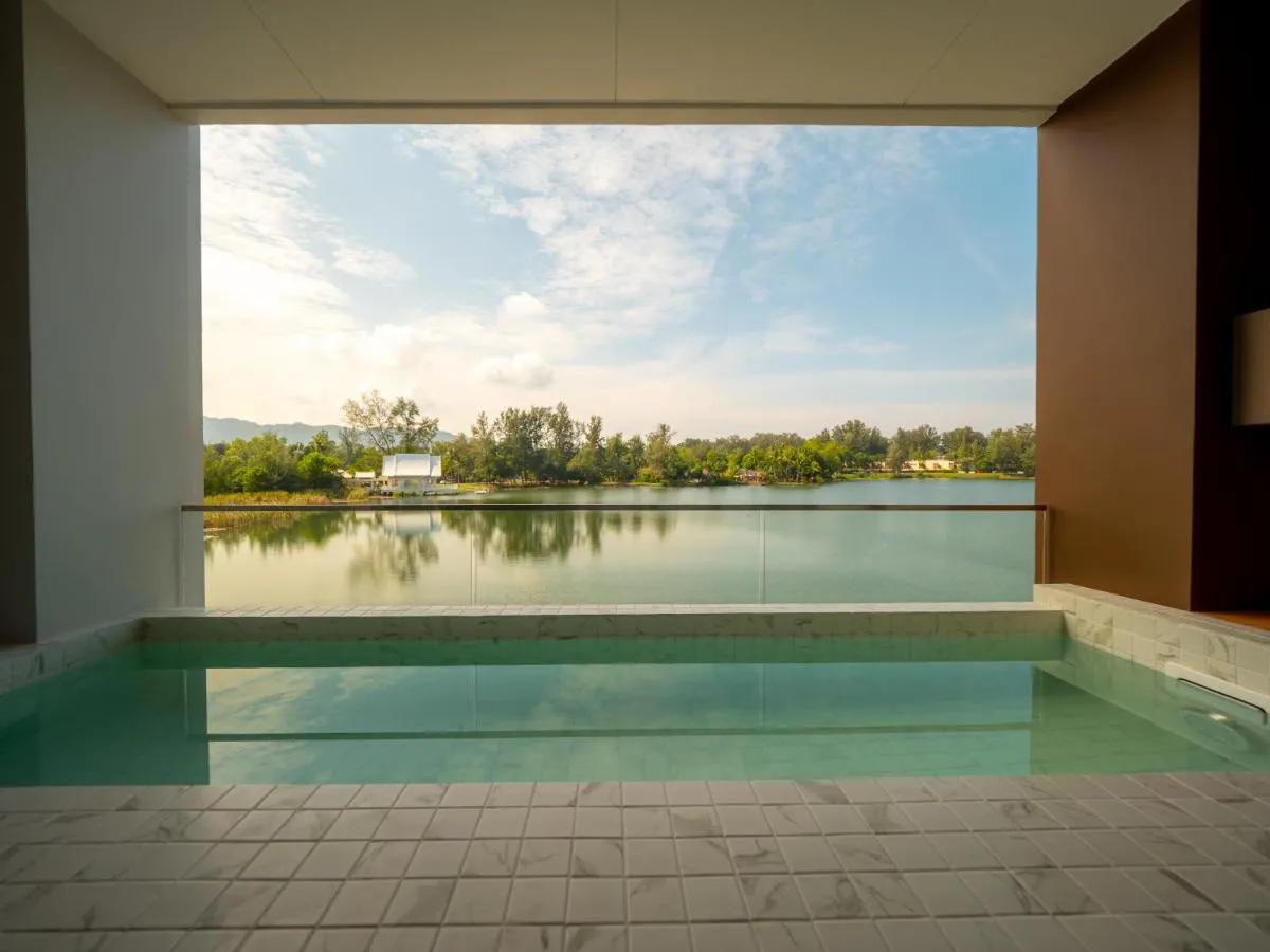 Image 2 of Luxury apartments in the Laguna near the lake