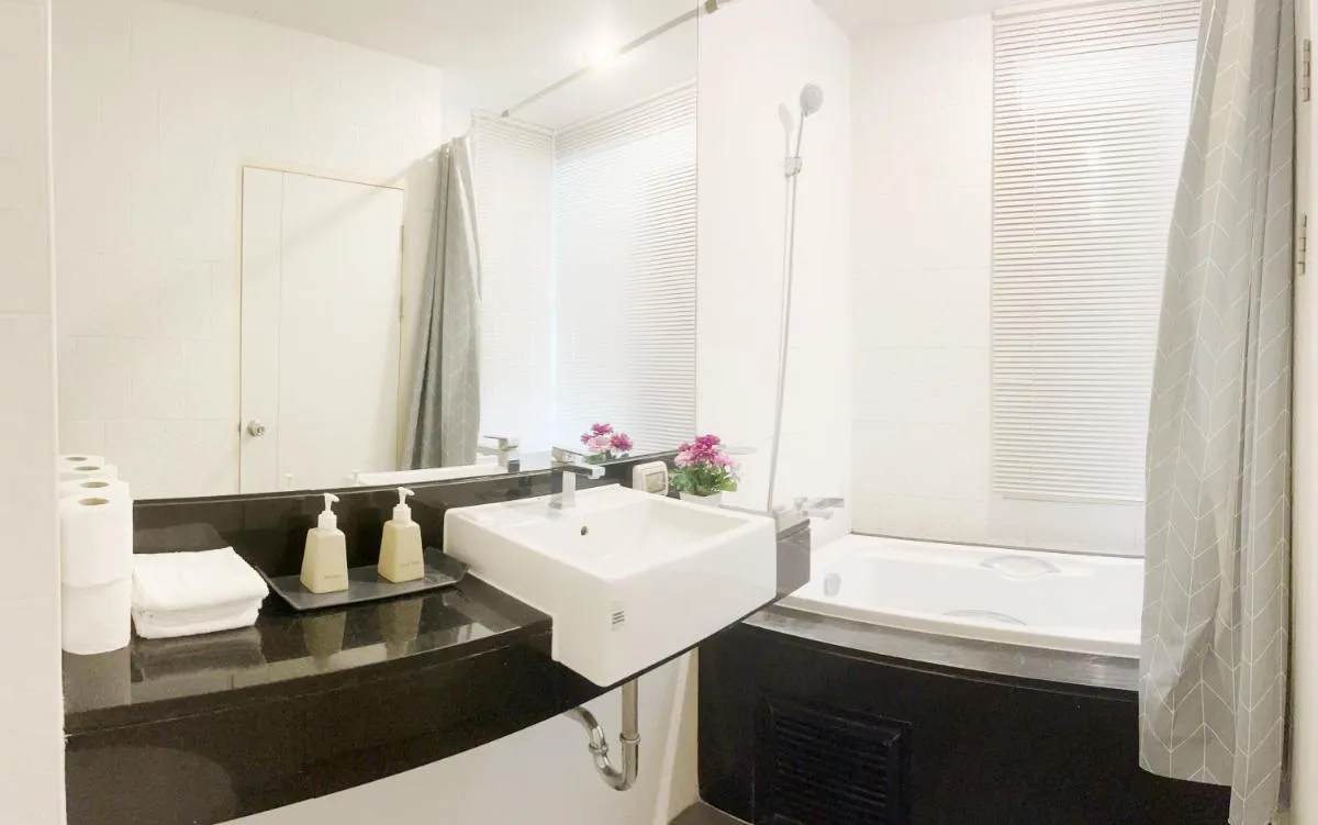 Image 2 of Mountain View Apartment