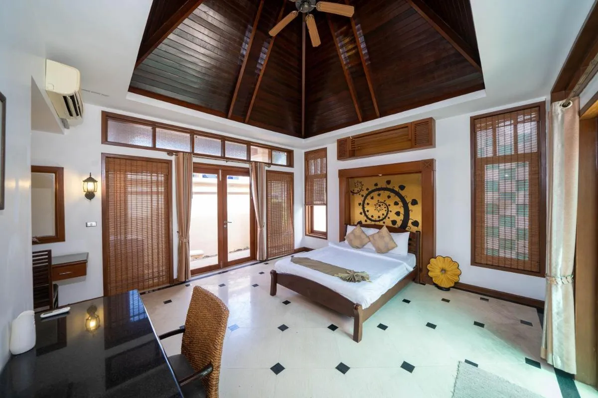 Image 3 of Oasis pool villa