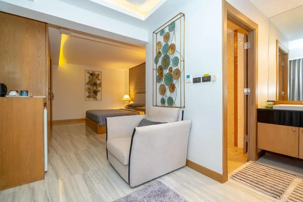 Image 3 of Ocean Pearl Seaview Residence