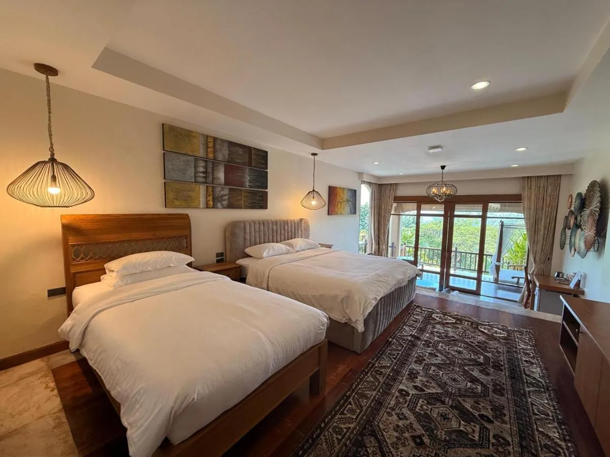 Image 5 of Ocean Pearl Seaview Residence