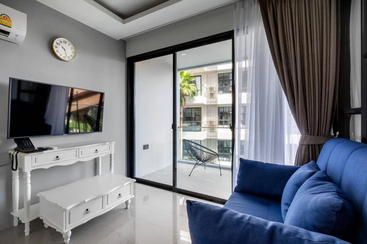 Image 5 of PALMYRAH SURIN, MODERN 1BR with Terrace, 150 meters to Surin Beach
