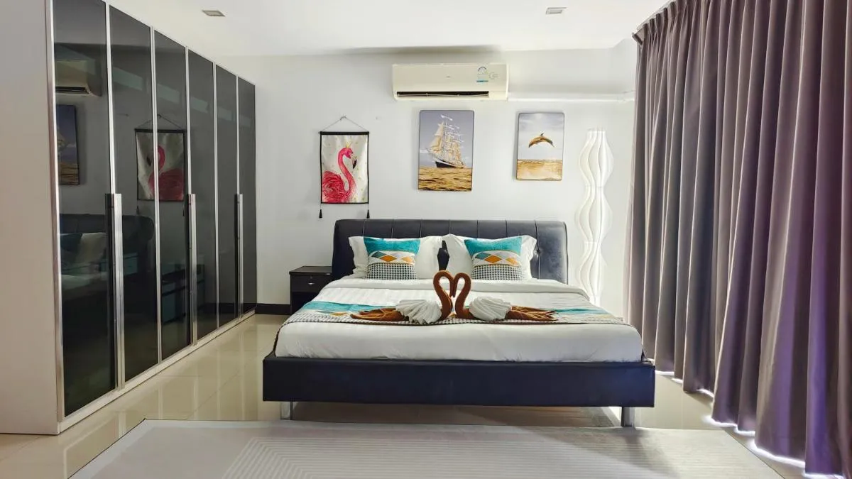 Image 6 of Patong Villa1：3卧泳池别墅【两个海景房】 近班赞江西冷海滩【中文管家】提供摩托车