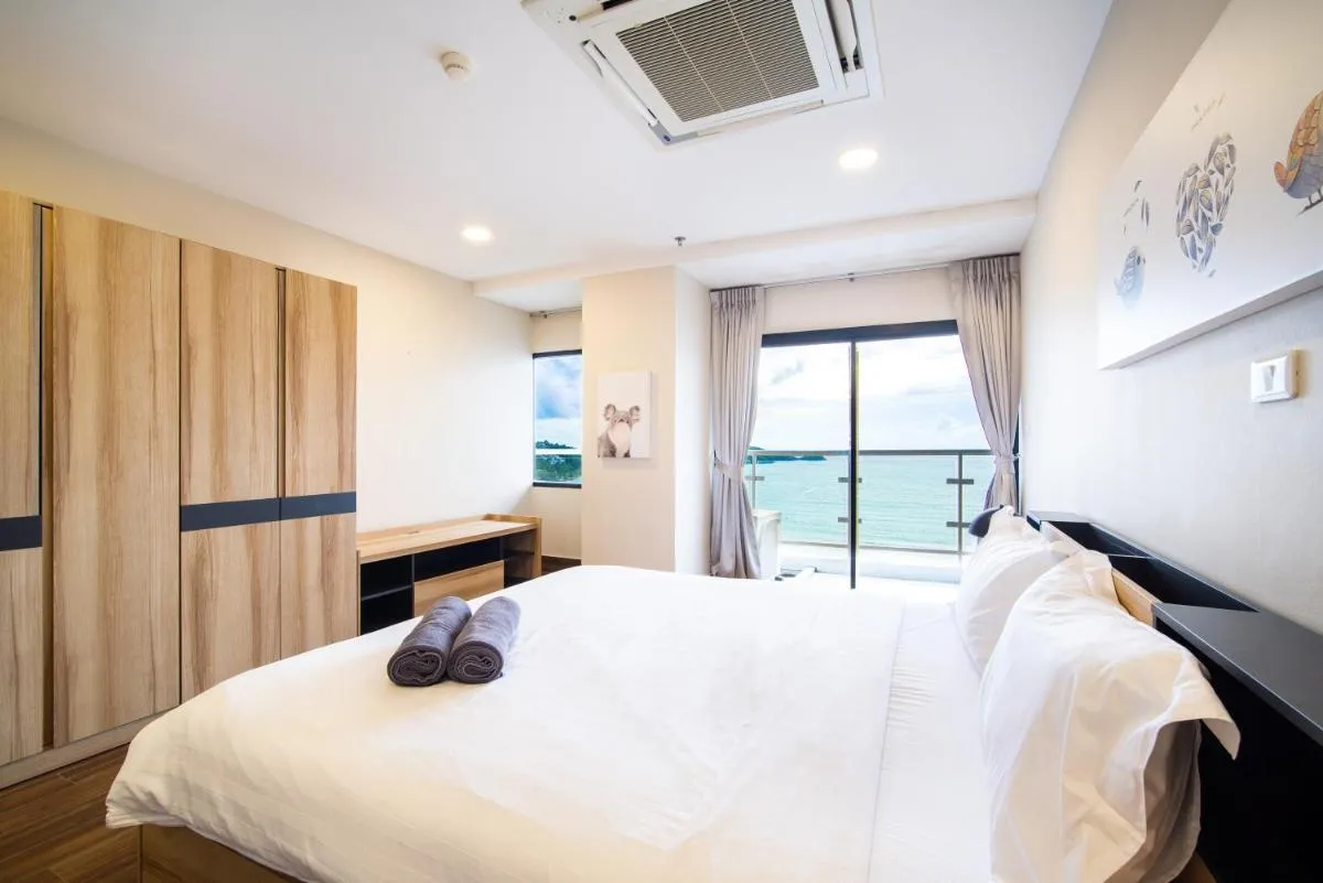 Image 3 of Patong tower Superior Seaview 4BR-2102