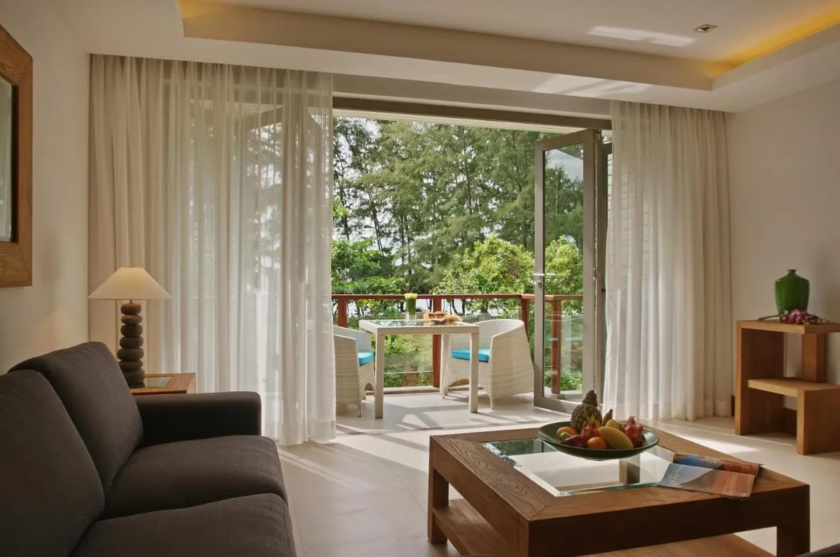 Image 4 of Pearl of Naithon