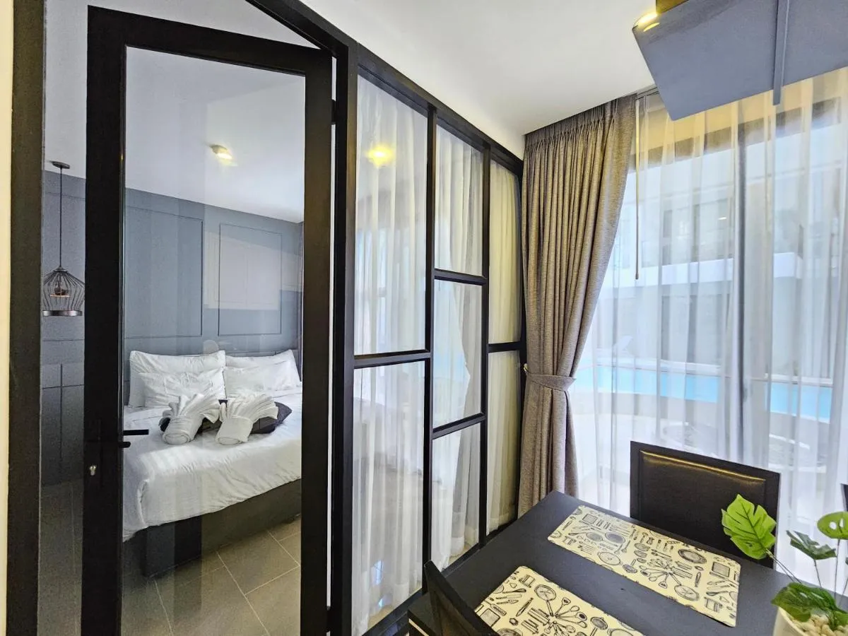 Image 4 of Perfect Night 2 bed pool access