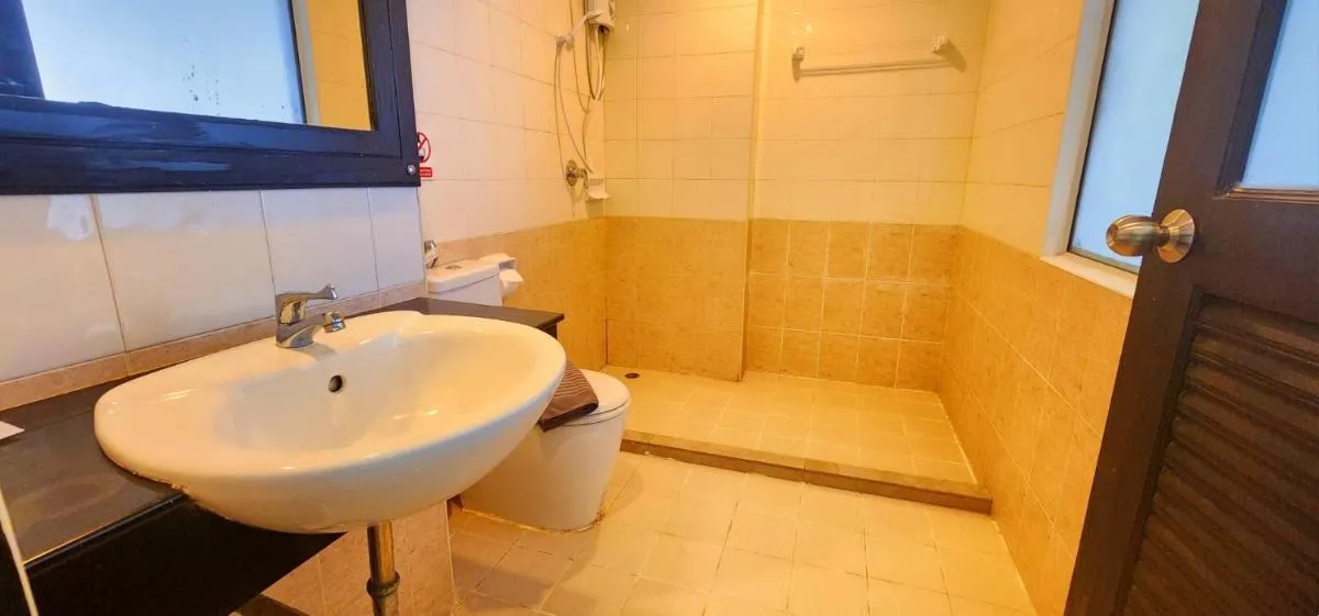 Image 3 of Phuket 420