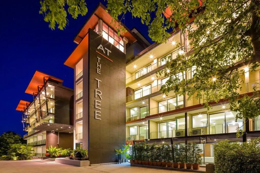 Image of Pool Access Everything Walking Distance c112