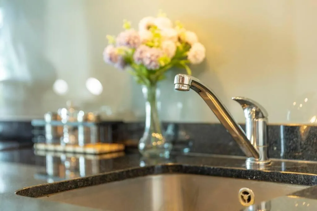 Image 4 of Pool Access Everything Walking Distance c112