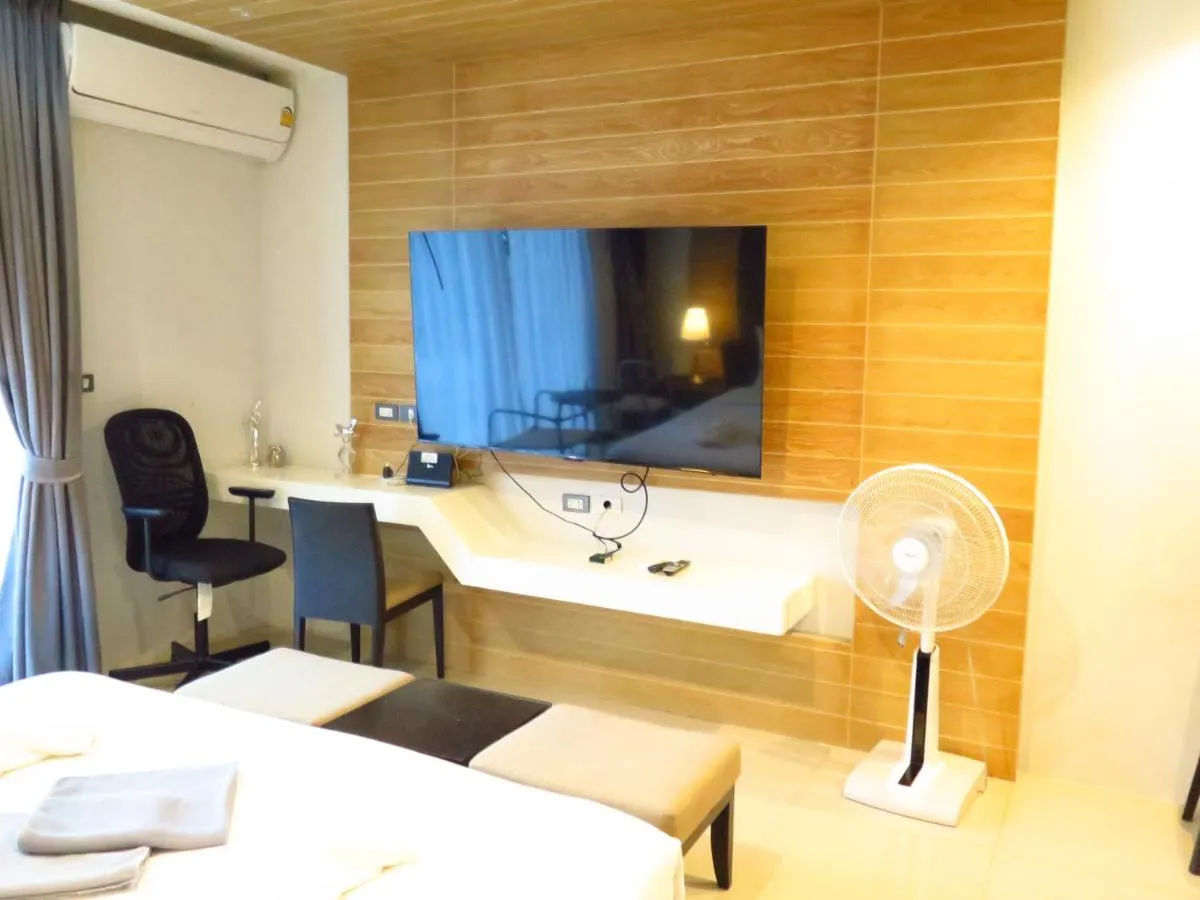 Image 1 of Pool Front Sexy Studio Fully Furnished Apartment