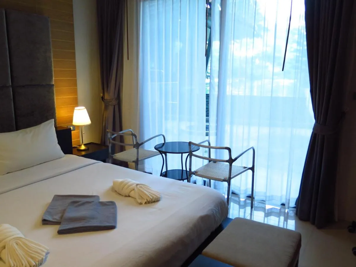 Image 2 of Pool Front Sexy Studio Fully Furnished Apartment