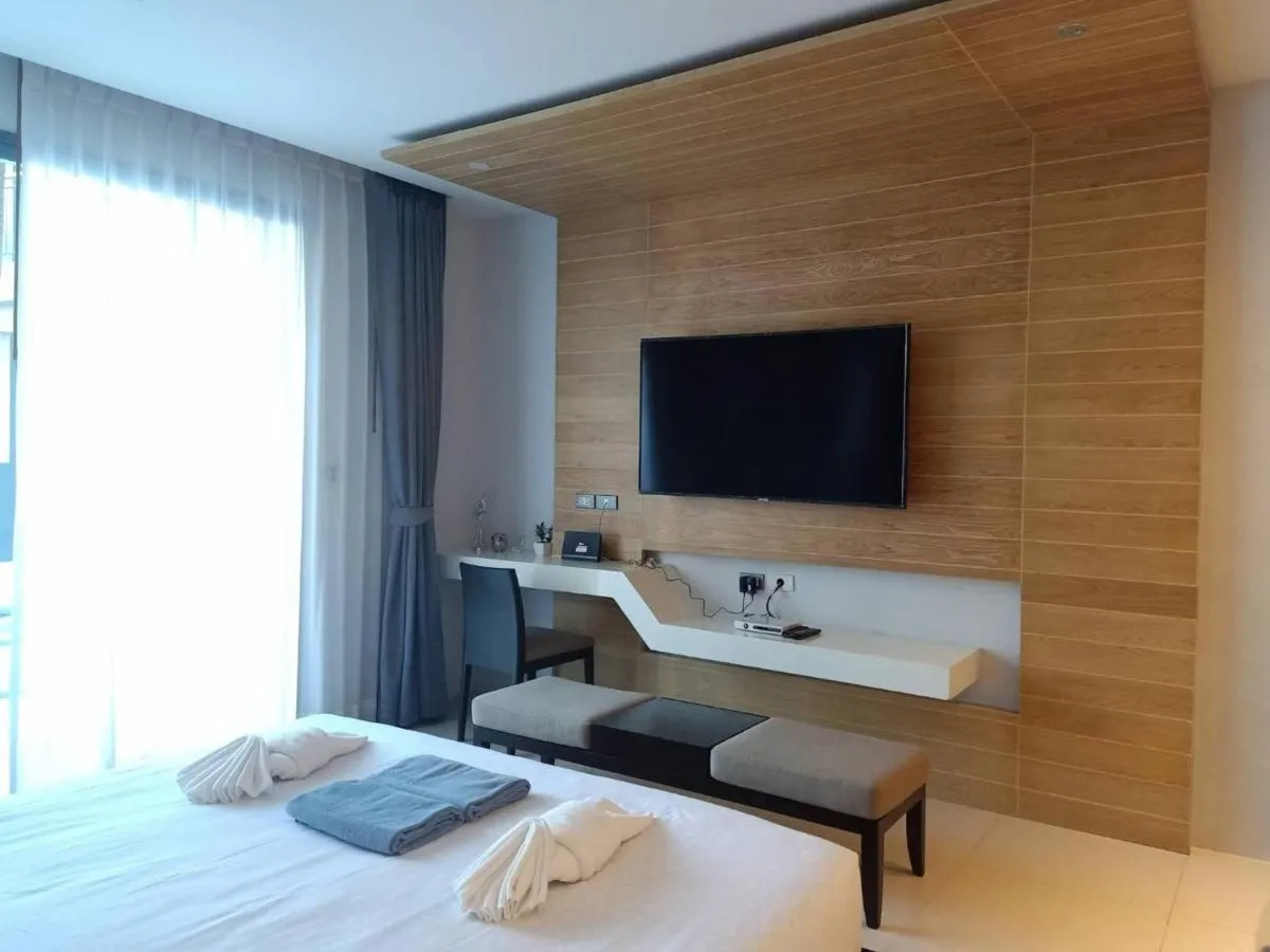 Image 3 of Pool Front Sexy Studio Fully Furnished Apartment