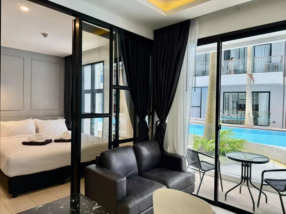 Image 1 of Poolside 1 Bedroom, 10 mins walk to beach