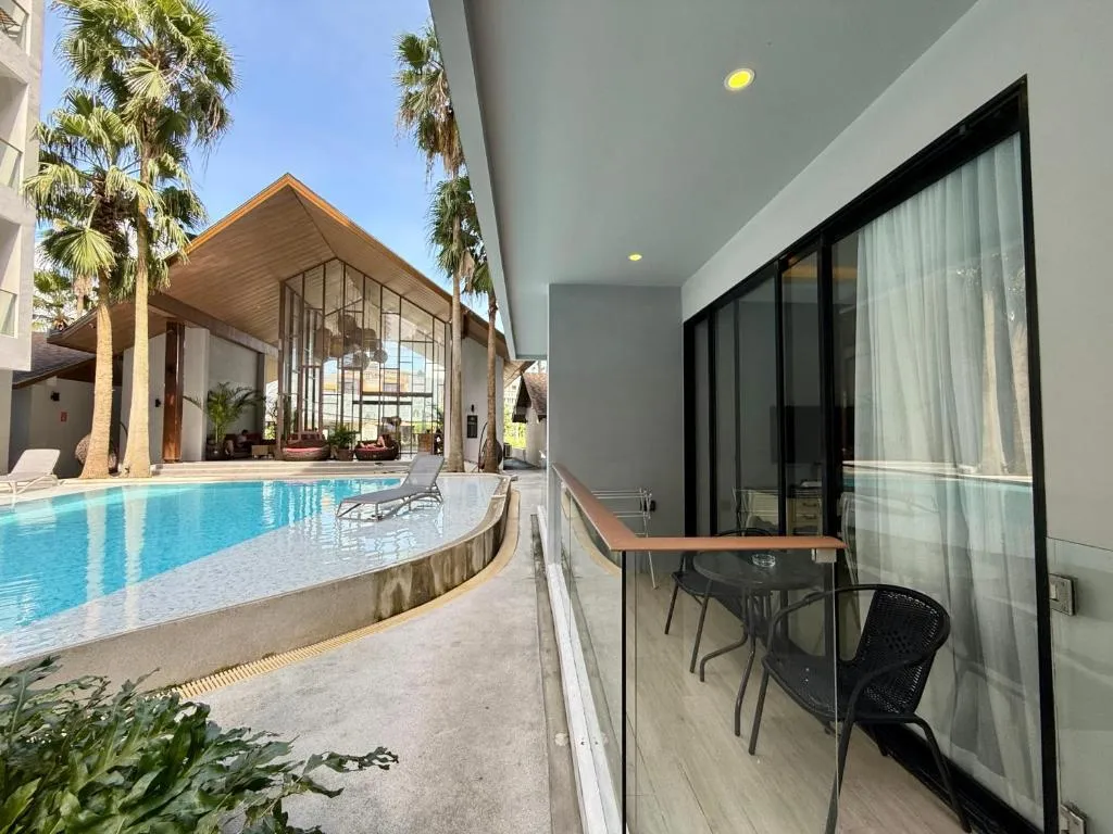 Image of Poolside 1 Bedroom, 10 mins walk to beach