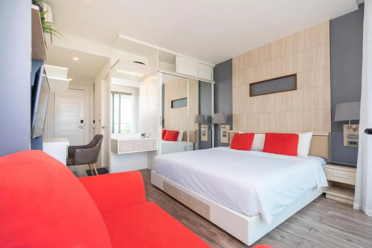 Image 6 of Prime Location SeaView Suite C64 in Oceana Residence, 450m Beach