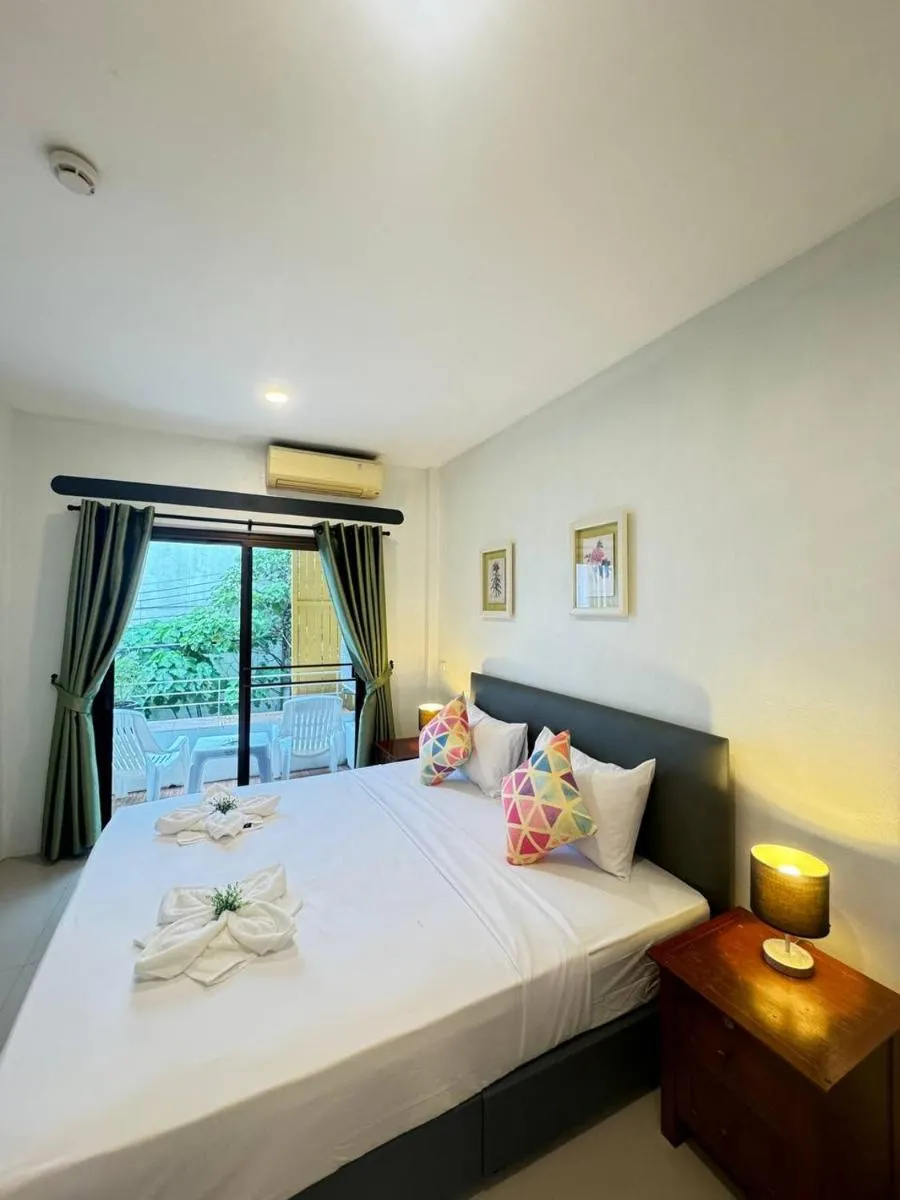 Image 4 of Pupa Rooms