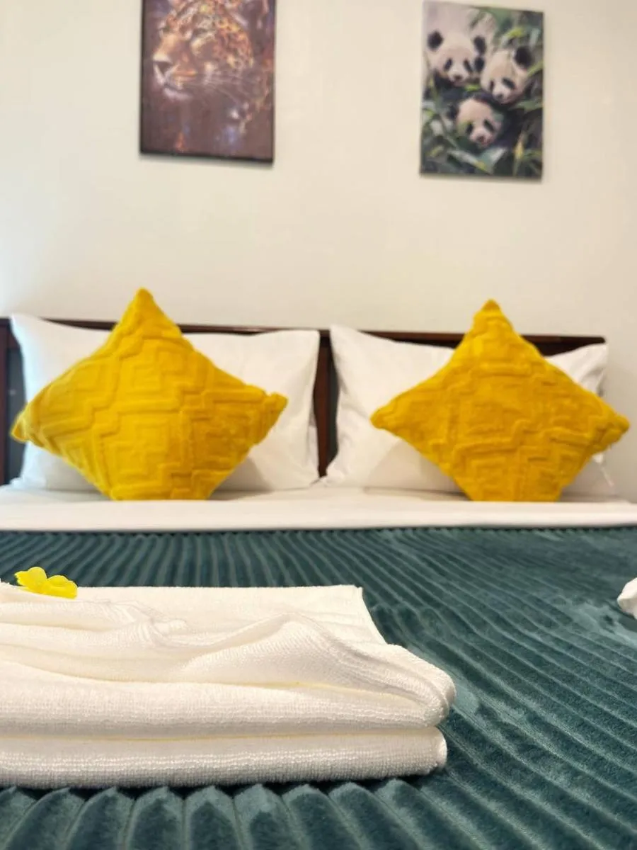 Image 6 of Pupa Rooms