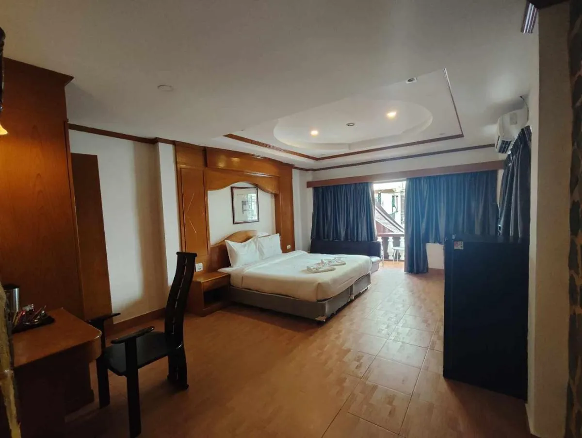 Image 1 of Rock Shore Patong