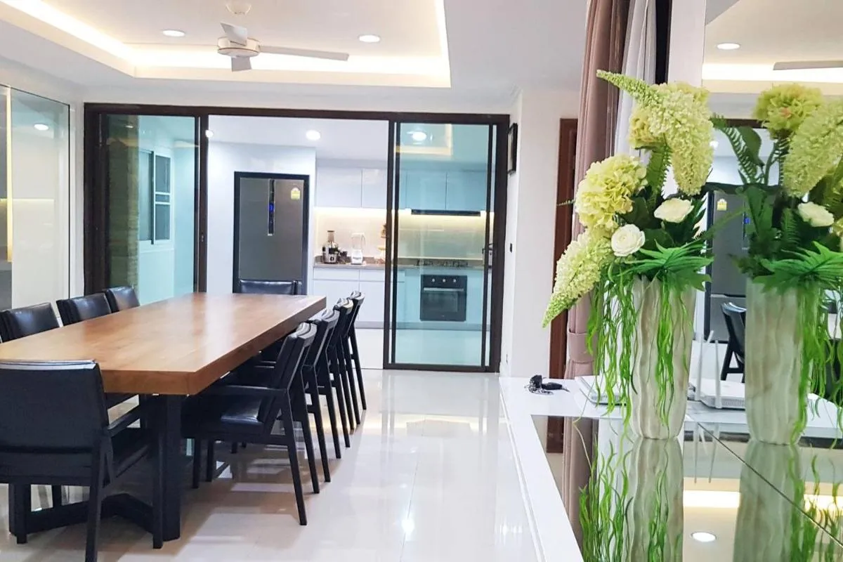 Image 5 of Rudi House