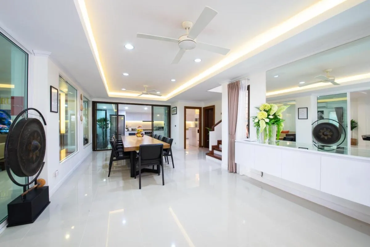 Image 4 of Rudi House