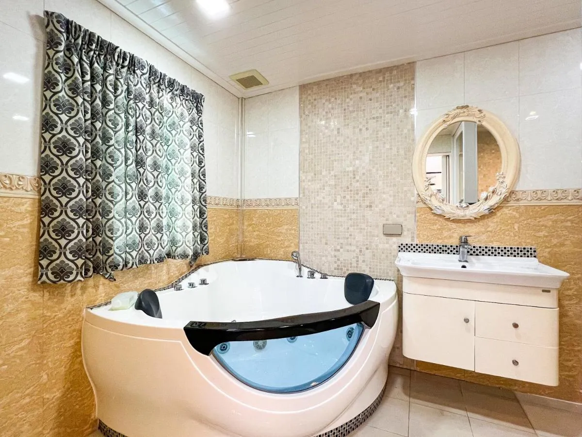 Image 2 of San-sabai House